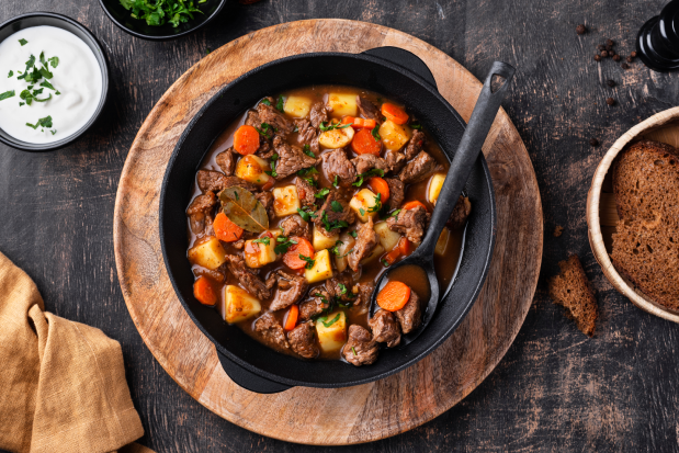 Boeuf bourguignon (manzo alla bourguignonne)
